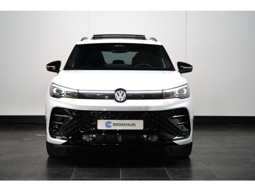 Volkswagen Tiguan 1.5 TSI 272PK eHybrid DSG-6 R-Line | TREKHAAK | PANORAMADAK | 360 CAMERA | BLACK STYLE | 19 INCH ... ActivLease financial lease
