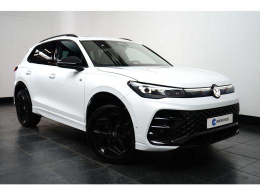 Volkswagen Tiguan 1.5 TSI 272PK eHybrid DSG-6 R-Line | TREKHAAK | PANORAMADAK | 360 CAMERA | BLACK STYLE | 19 INCH ... ActivLease financial lease