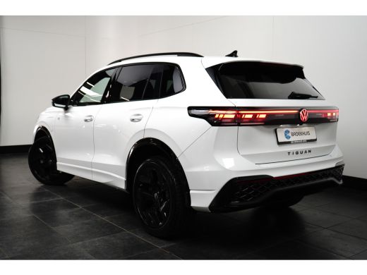 Volkswagen Tiguan 1.5 TSI 272PK eHybrid DSG-6 R-Line | TREKHAAK | PANORAMADAK | 360 CAMERA | BLACK STYLE | 19 INCH ... ActivLease financial lease