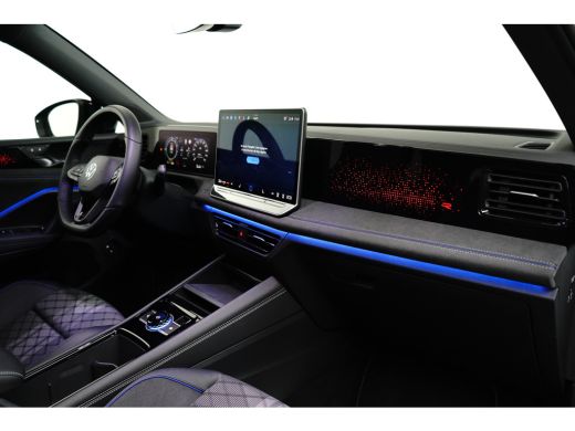 Volkswagen Tiguan 1.5 TSI 272PK eHybrid DSG-6 R-Line | TREKHAAK | PANORAMADAK | 360 CAMERA | BLACK STYLE | 19 INCH ... ActivLease financial lease