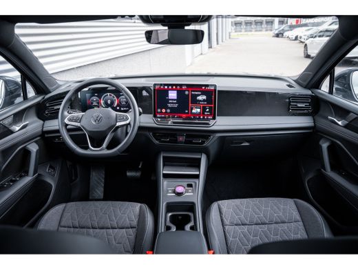 Volkswagen Tiguan 1.5 TSI eHybrid 150 kW Life SOH 100% | Dodehoek detectie | Lichtmetalen velgen 5-spaaks 20" | Tre... ActivLease financial lease