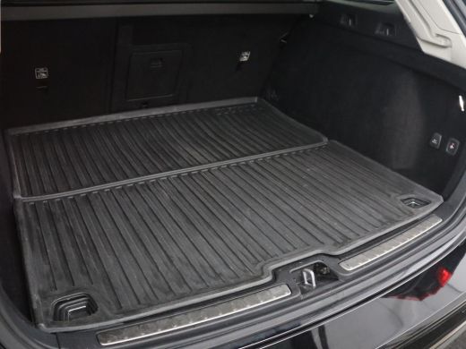 Volvo  V60 2.0 B3 Momentum Business | Panoramadak | Cruise control | Stuur/stoel verwarming | Trekhaak | Hea... ActivLease financial lease