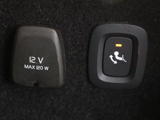 Volvo  V60 2.0 B3 Momentum Business | Panoramadak | Cruise control | Stuur/stoel verwarming | Trekhaak | Hea... ActivLease financial lease
