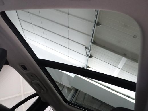 Volvo  V60 2.0 B3 Momentum Business | Panoramadak | Cruise control | Stuur/stoel verwarming | Trekhaak | Hea... ActivLease financial lease