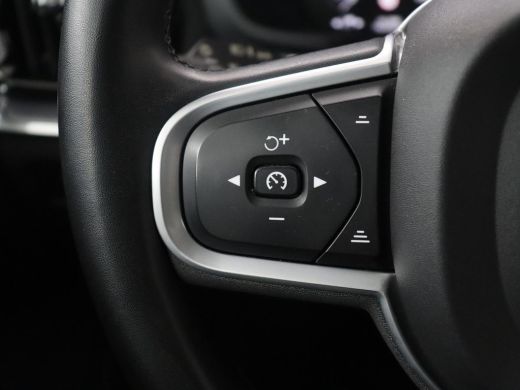 Volvo  V60 2.0 B3 Momentum Business | Panoramadak | Cruise control | Stuur/stoel verwarming | Trekhaak | Hea... ActivLease financial lease