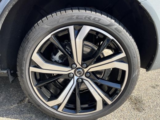 Volvo  XC60 2.0 T8 Plug-in hybrid AWD Plus Dark VAN: 54.900,- VOOR: 51.440,- UW HERFSTVOORDEEL: 3.460,-| RECE... ActivLease financial lease