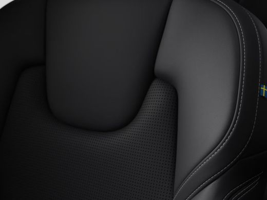 Volvo  XC60 2.0 T8 Plug-in hybrid AWD Ultra Dark Exec. Ed. | Achterbank verwarmd | Actieve noodgeval assisten... ActivLease financial lease