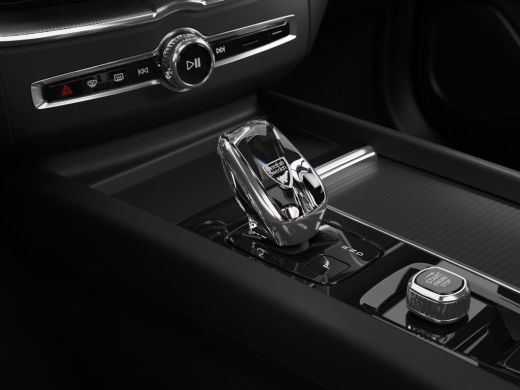 Volvo  XC60 2.0 T8 Plug-in hybrid AWD Ultra Dark Exec. Ed. | Achterbank verwarmd | Actieve noodgeval assisten... ActivLease financial lease