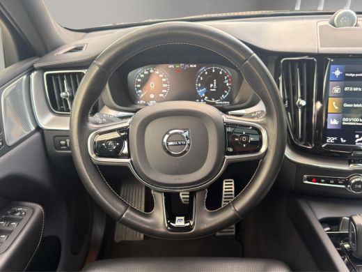 Volvo  XC60 2.0 T8 Twin Engine AWD R-Design Pano B&W Lucht ActivLease financial lease