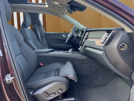 Volvo  XC60 T6 AWD Ultra Dark | Head-Up Display | 360 camera | Stoel + Stuurverwarming |  Harman Kardon | ActivLease financial lease