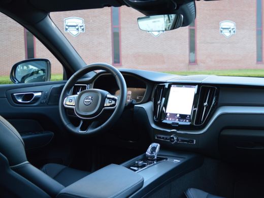 Volvo  XC60 T8 Recharge AWD Ultimate Dark | SOH 98% ActivLease financial lease