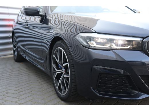 BMW 5 Serie Touring 530e 292PK BUSINESS EDITION PLUS M-SPORT AUTOMAAT SOH 95% / NAVI / LEDER / FULL-LED / CLI... ActivLease financial lease