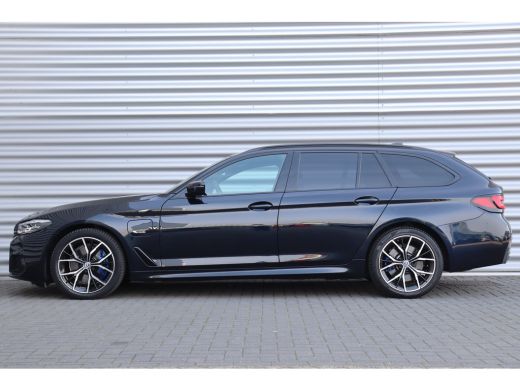 BMW 5 Serie Touring 530e 292PK BUSINESS EDITION PLUS M-SPORT AUTOMAAT SOH 95% / NAVI / LEDER / FULL-LED / CLI... ActivLease financial lease