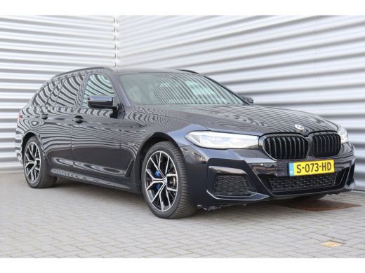 BMW 5 Serie Touring 530e 292PK BUSINESS EDITION PLUS M-SPORT AUTOMAAT SOH 95% / NAVI / LEDER / FULL-LED / CLI... ActivLease financial lease