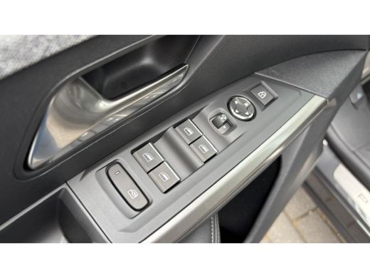 Peugeot 5008 GT | Adaptieve cruise control met Stop&Go functie | LED 3D-achterlichten | Pack Safety Plus ActivLease financial lease