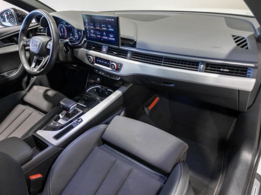 Audi A4 Avant 40 TFSI S-Line edition / 204pk / Panorama dak / Trekhaak / Stoelverwarming / ActivLease financial lease