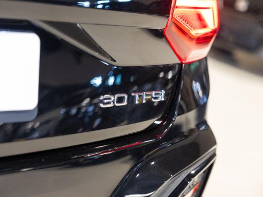 Audi Q2 30 TFSI 2x S-Line Edition / 110pk / NAP / Achteruitrij camera / Automatische klimaatregeling / ActivLease financial lease