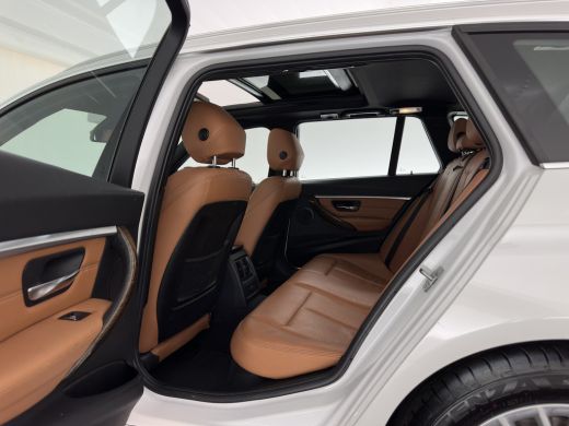 BMW 3 Serie Touring 318i Luxury Edition (INCL-BTW) Aut. *PANO | LEATHER | FULL-LED | HEATED-SPORTSEATS | DIGI... ActivLease financial lease