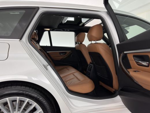 BMW 3 Serie Touring 318i Luxury Edition (INCL-BTW) Aut. *PANO | LEATHER | FULL-LED | HEATED-SPORTSEATS | DIGI... ActivLease financial lease