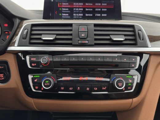 BMW 3 Serie Touring 318i Luxury Edition (INCL-BTW) Aut. *PANO | LEATHER | FULL-LED | HEATED-SPORTSEATS | DIGI... ActivLease financial lease