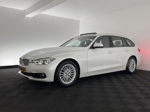 BMW 3 Serie Touring 318i Luxury Edition (INCL-BTW) Aut. *PANO | LEATHER | FULL-LED | HEATED-SPORTSEATS | DIGI... ActivLease financial lease