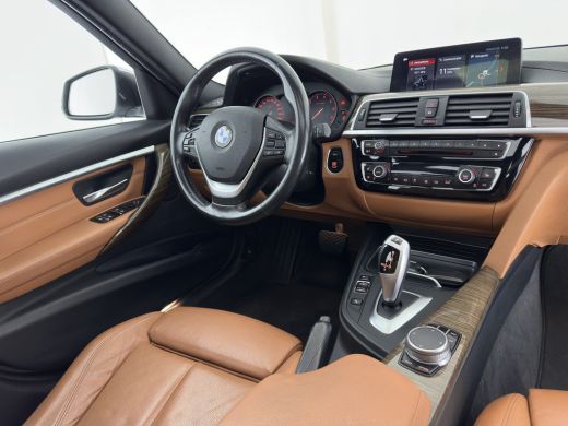 BMW 3 Serie Touring 318i Luxury Edition (INCL-BTW) Aut. *PANO | LEATHER | FULL-LED | HEATED-SPORTSEATS | DIGI... ActivLease financial lease