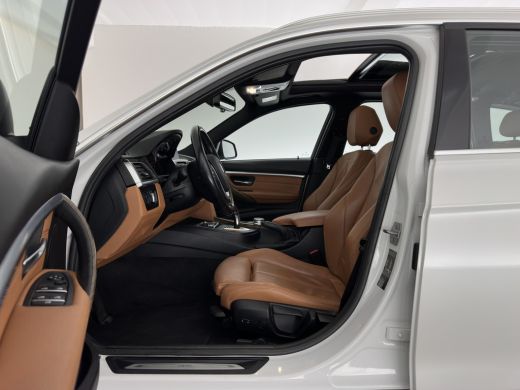 BMW 3 Serie Touring 318i Luxury Edition (INCL-BTW) Aut. *PANO | LEATHER | FULL-LED | HEATED-SPORTSEATS | DIGI... ActivLease financial lease
