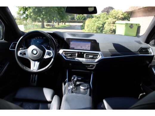 BMW 3 Serie Touring 330e xDrive High Executive M-SPORT NAVI LED VIRTUAL TH 84000KM!!! ActivLease financial lease