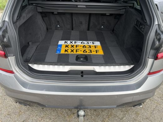 BMW 3 Serie Touring 330e xDrive High Executive M-SPORT NAVI LED VIRTUAL TH 84000KM!!! ActivLease financial lease