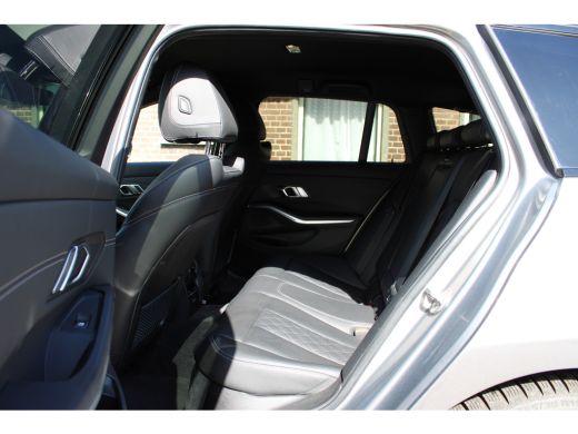 BMW 3 Serie Touring 330e xDrive High Executive M-SPORT NAVI LED VIRTUAL TH 84000KM!!! ActivLease financial lease