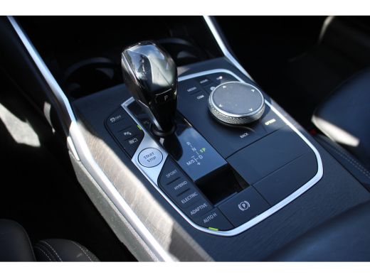 BMW 3 Serie Touring 330e xDrive High Executive M-SPORT NAVI LED VIRTUAL TH 84000KM!!! ActivLease financial lease