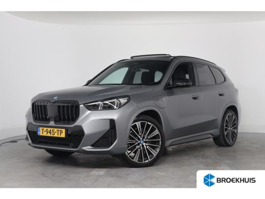 BMW X1 xDrive30e M-Sport | 1e Eigenaar! | SOH 95% | Open Dak | Trekhaak | Sfeerverlichting | harman/Kard... ActivLease financial lease