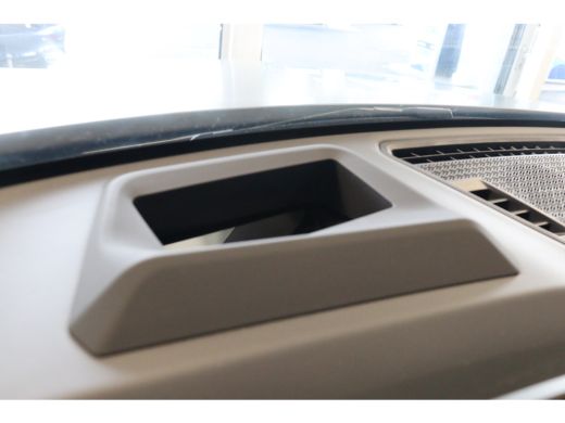 BMW X1 xDrive30e M-Sport | 1e Eigenaar! | SOH 95% | Open Dak | Trekhaak | Sfeerverlichting | harman/Kard... ActivLease financial lease