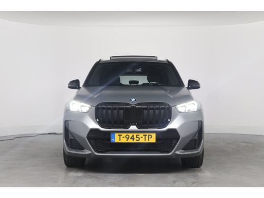 BMW X1 xDrive30e M-Sport | 1e Eigenaar! | SOH 95% | Open Dak | Trekhaak | Sfeerverlichting | harman/Kard... ActivLease financial lease