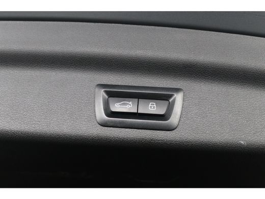 BMW X1 xDrive30e M-Sport | 1e Eigenaar! | SOH 95% | Open Dak | Trekhaak | Sfeerverlichting | harman/Kard... ActivLease financial lease