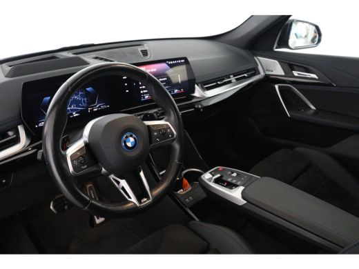 BMW X1 xDrive30e M-Sport | 1e Eigenaar! | SOH 95% | Open Dak | Trekhaak | Sfeerverlichting | harman/Kard... ActivLease financial lease