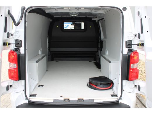 Fiat E-Scudo L3 75 kWh |  12V aansluiting in de laadruimte |  Buitenspiegelkappen en stootlijsten in zwart  me... ActivLease financial lease