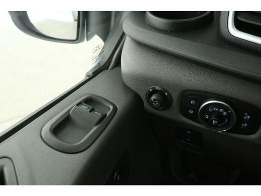 Ford E-Transit L2H2 68 kWh | Snelladen | SOH 94% | 360&deg; Camera | Clima | 3 Zits | Cruise | Carplay | Parkeersens. ActivLease financial lease