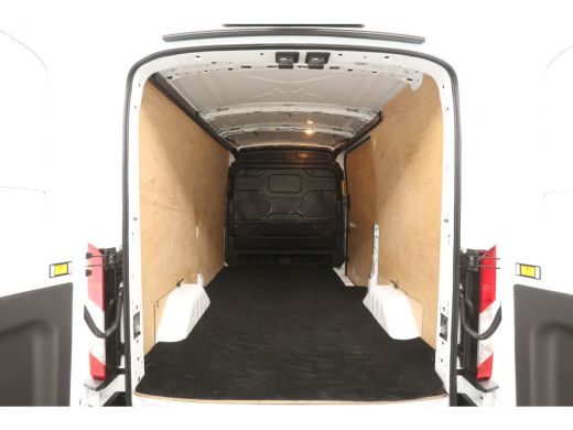Ford E-Transit L2H2 68 kWh | Snelladen | SOH 94% | 360&deg; Camera | Clima | 3 Zits | Cruise | Carplay | Parkeersens. ActivLease financial lease