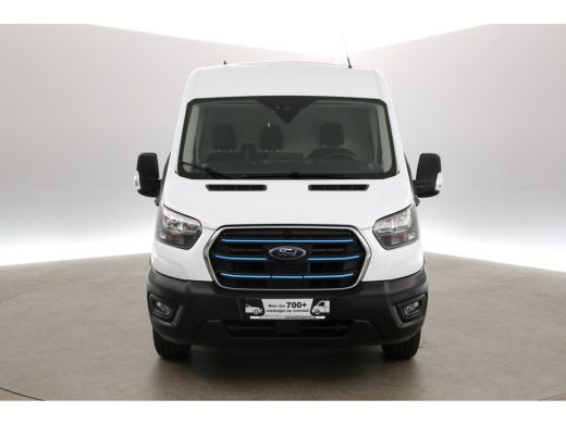 Ford E-Transit L2H2 68 kWh | Snelladen | SOH 94% | 360&deg; Camera | Clima | 3 Zits | Cruise | Carplay | Parkeersens. ActivLease financial lease