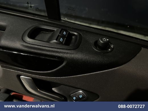 Ford Transit Custom 2.0 TDCI 130pk L2H1 Euro6 Airco | Navigatie | 2800kg Trekhaak | LED | Apple Carplay Cruisecontrol... ActivLease financial lease