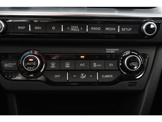 Kia e-Niro DynamicPlusLine 64 kWh | 1e Eigenaar! | Open Dak | Stoel/Stuur Verwarming | Camera | Navi | Cruis... ActivLease financial lease