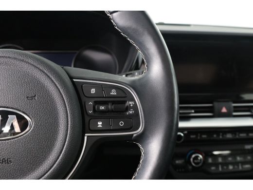 Kia e-Niro DynamicPlusLine 64 kWh | 1e Eigenaar! | Open Dak | Stoel/Stuur Verwarming | Camera | Navi | Cruis... ActivLease financial lease