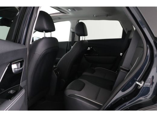 Kia e-Niro DynamicPlusLine 64 kWh | 1e Eigenaar! | Open Dak | Stoel/Stuur Verwarming | Camera | Navi | Cruis... ActivLease financial lease