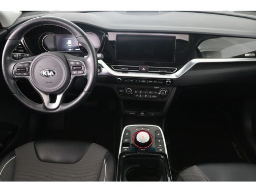 Kia e-Niro DynamicPlusLine 64 kWh | 1e Eigenaar! | Open Dak | Stoel/Stuur Verwarming | Camera | Navi | Cruis... ActivLease financial lease