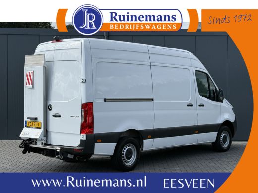 Mercedes-Benz Sprinter 316 CDI 164 PK AUTOMAAT / L2H2 / HYDR. LAADKLEP / AFNEEMBARE 2.8 TONS TREKHAAK / CAMERA / 1e EIG. ActivLease financial lease