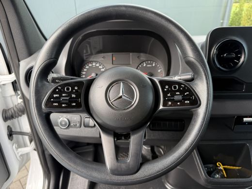 Mercedes-Benz Sprinter 316 CDI 164 PK AUTOMAAT / L2H2 / HYDR. LAADKLEP / AFNEEMBARE 2.8 TONS TREKHAAK / CAMERA / 1e EIG. ActivLease financial lease