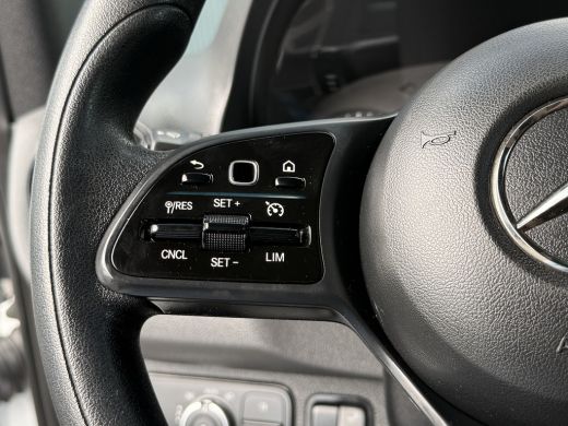 Mercedes-Benz Sprinter 316 CDI 164 PK AUTOMAAT / L2H2 / HYDR. LAADKLEP / AFNEEMBARE 2.8 TONS TREKHAAK / CAMERA / 1e EIG. ActivLease financial lease