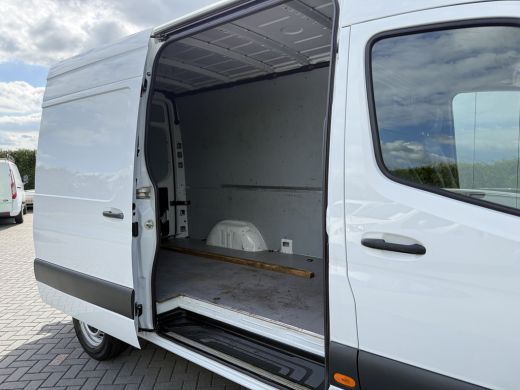Mercedes-Benz Sprinter 316 CDI 164 PK AUTOMAAT / L2H2 / HYDR. LAADKLEP / AFNEEMBARE 2.8 TONS TREKHAAK / CAMERA / 1e EIG. ActivLease financial lease