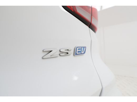MG ZS EV EV Long Range Luxury 70 kWh Panorama, 360 camera, Apple carplay! ActivLease financial lease
